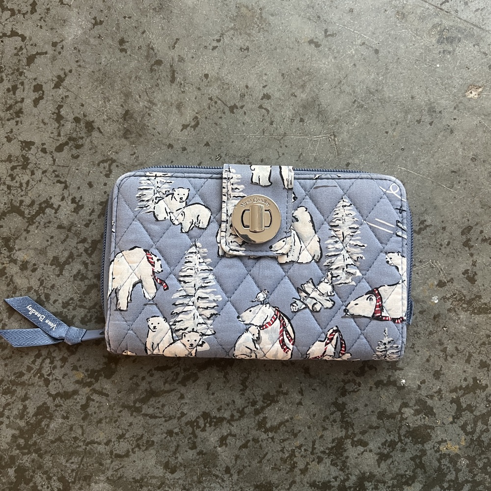 Vera Bradley Beary Merry RFID Turnlock Wallet Polar Bears Winter Print Quilted
